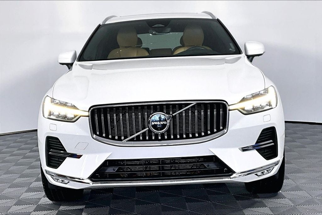 2023 Volvo XC60 B5 Ultimate Bright Theme