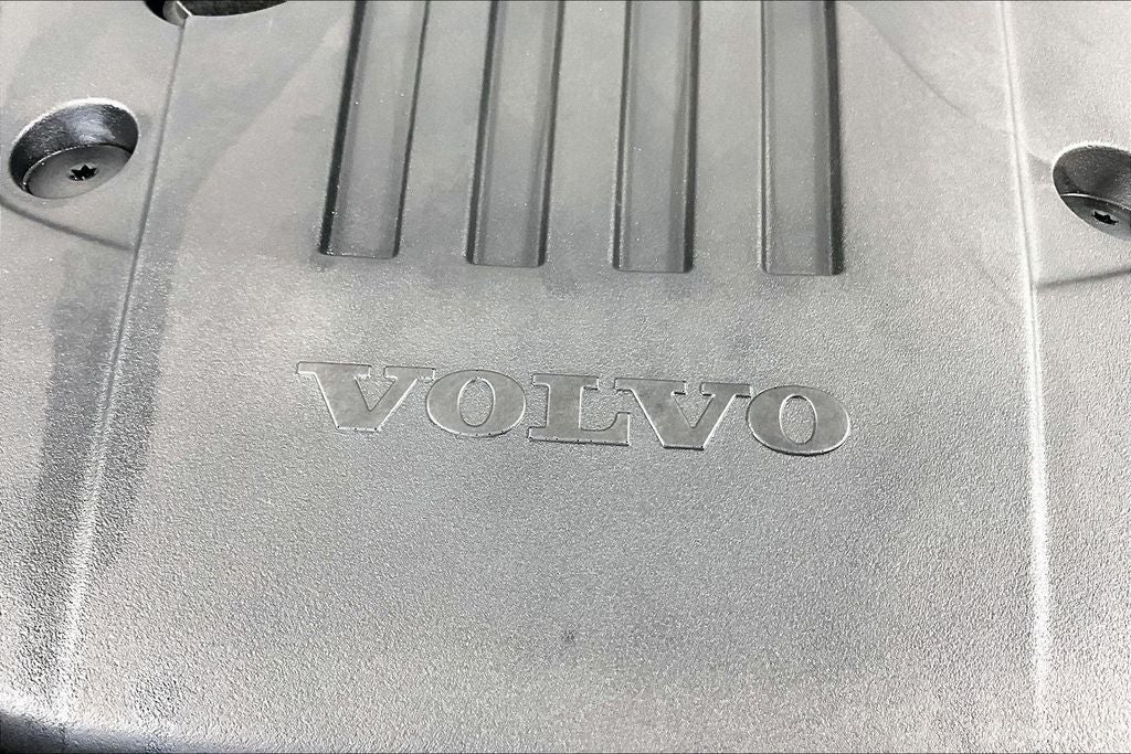2023 Volvo XC60 B5 Ultimate Bright Theme
