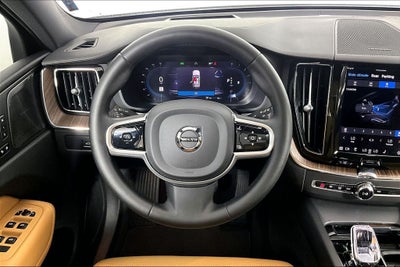 2023 Volvo XC60 B5 Ultimate Bright Theme