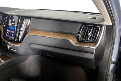 2023 Volvo XC60 B5 Ultimate Bright Theme