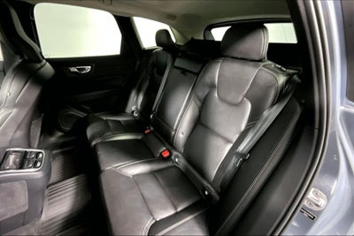 2023 Volvo XC60 B5 Ultimate Bright Theme