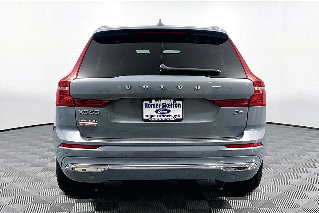 2023 Volvo XC60 B5 Ultimate Bright Theme