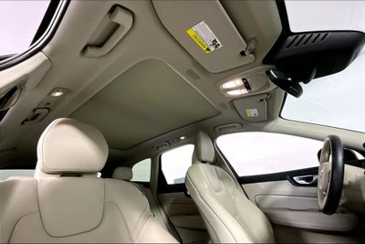 2023 Volvo XC60 B5 Plus Bright Theme