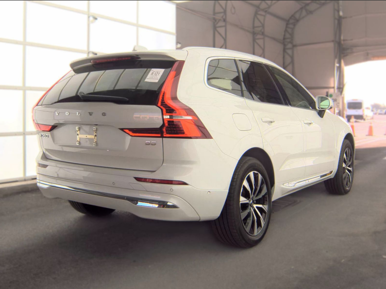 2023 Volvo XC60 B5 Plus Bright Theme