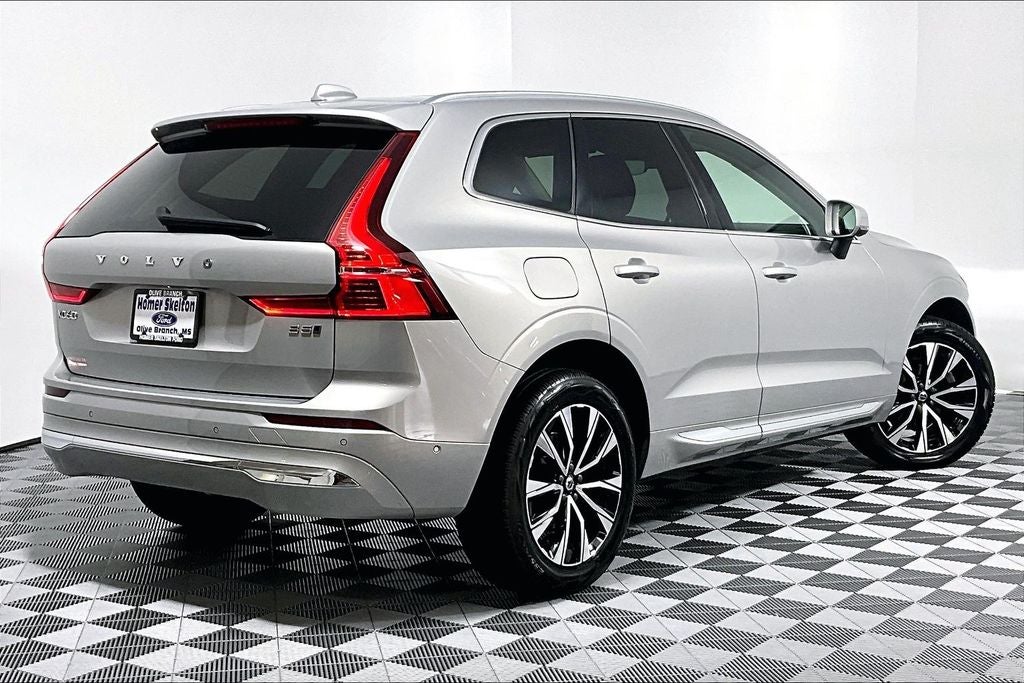 2023 Volvo XC60 B5 Plus Bright Theme