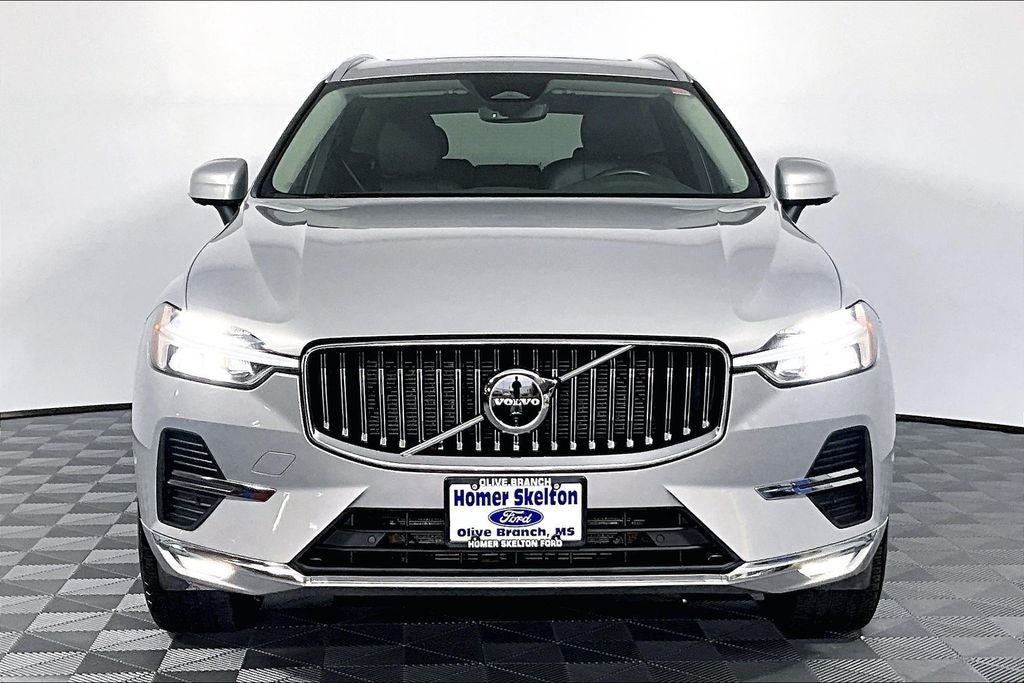2023 Volvo XC60 B5 Plus Bright Theme