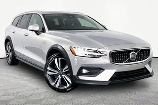 2025 Volvo V60 Cross Country B5 Plus
