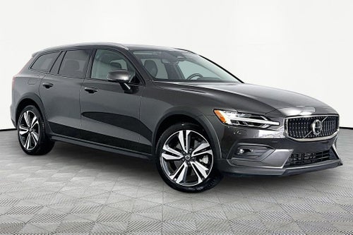 2025 Volvo V60 Cross Country B5 Plus