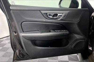 2025 Volvo V60 Cross Country B5 Plus