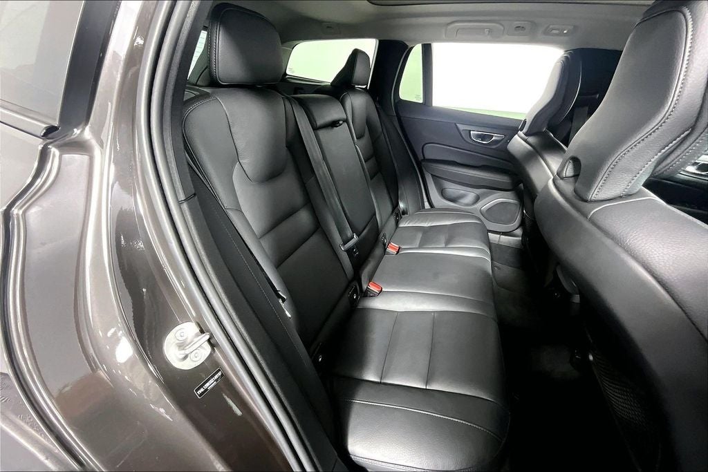 2025 Volvo V60 Cross Country B5 Plus