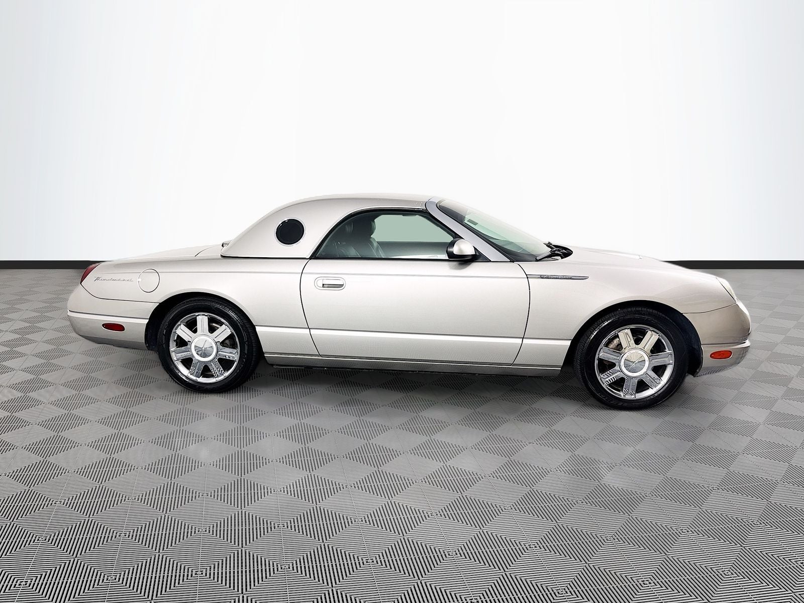2005 Ford Thunderbird Base