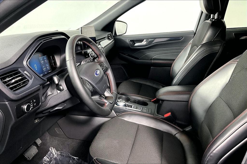 2025 Ford Escape ST-Line - Photo 13