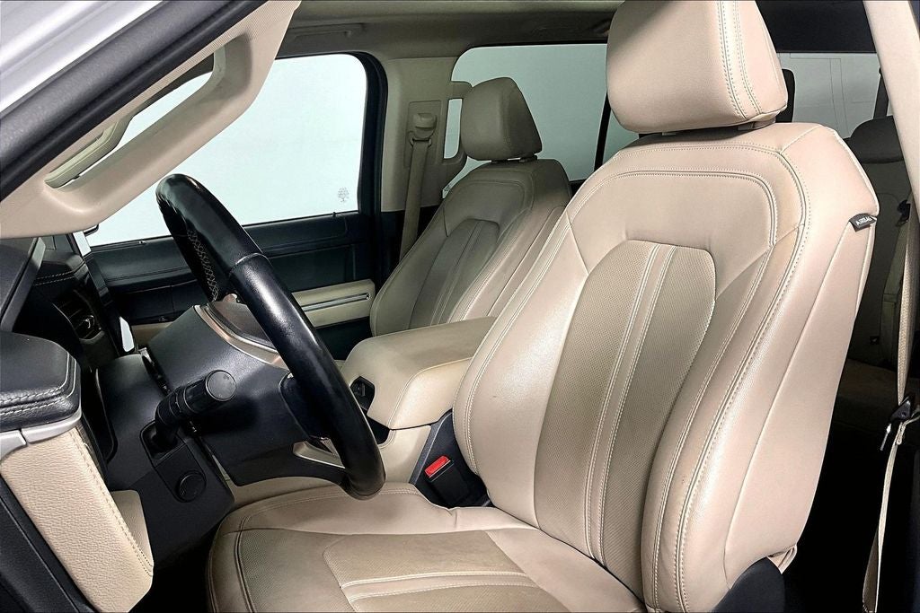 2022 Ford Expedition Limited | CarEdge | CarEdge