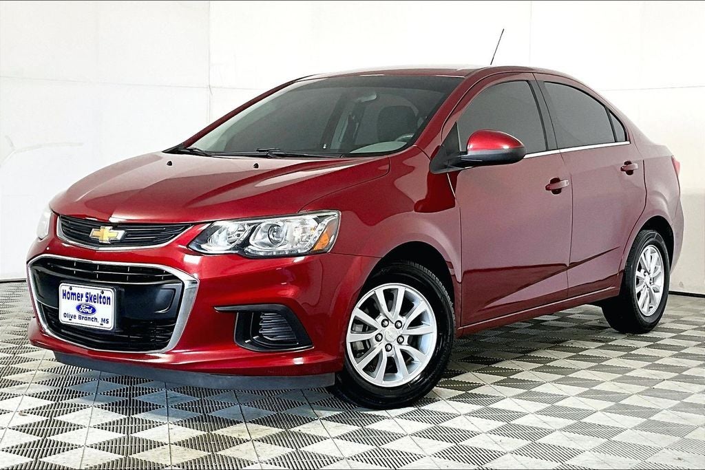 Used 2019 Chevrolet Sonic LT with VIN 1G1JD5SB1K4104151 for sale in Millington, TN