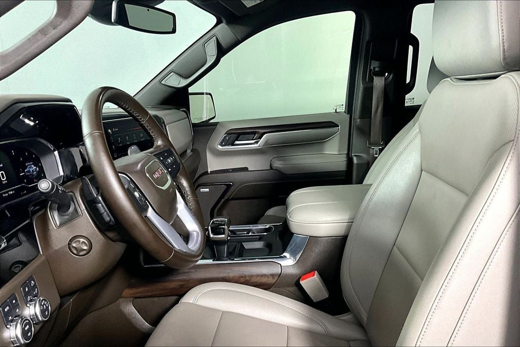 2024 GMC Sierra 1500 SLT - Photo 13