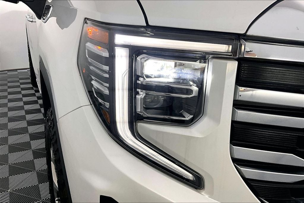 2024 GMC Sierra 1500 SLT - Photo 28