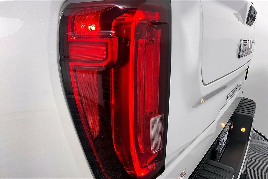2024 GMC Sierra 1500 SLT - Photo 29