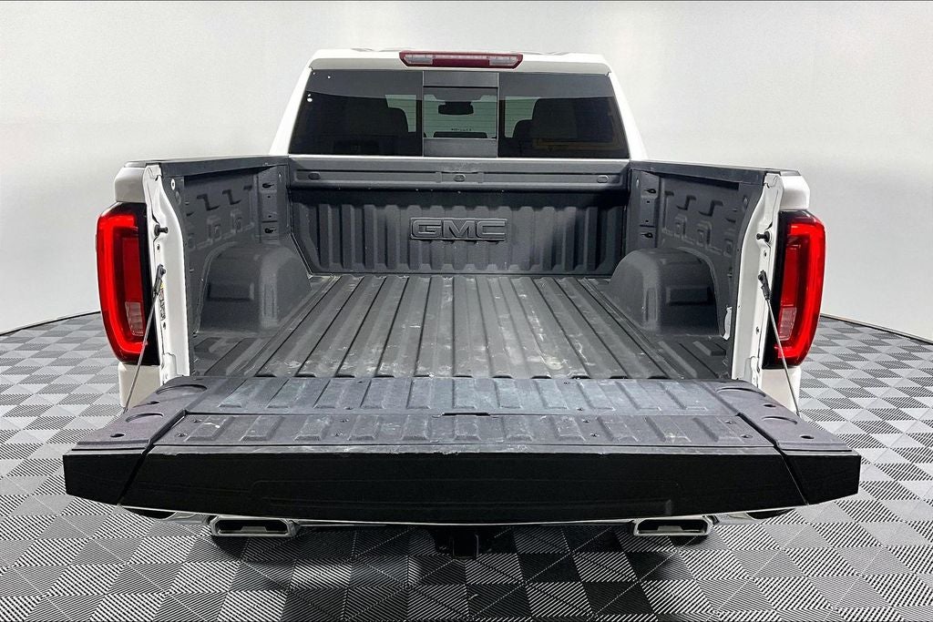 2024 GMC Sierra 1500 SLT - Photo 33