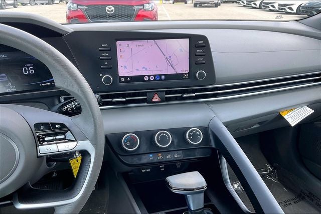2024 Hyundai Elantra SE - Photo 6