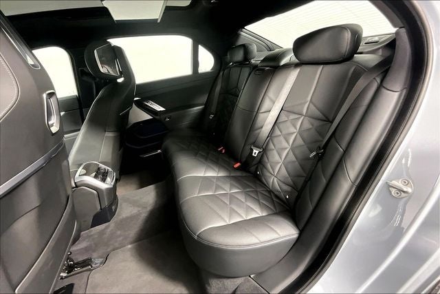 2023 BMW 7 Series 740i