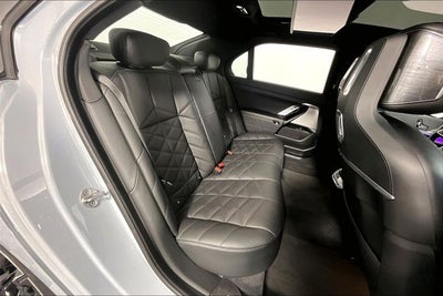 2023 BMW 7 Series 740i