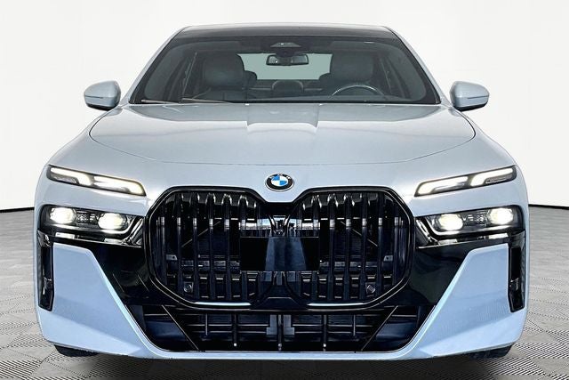 2023 BMW 7 Series 740i