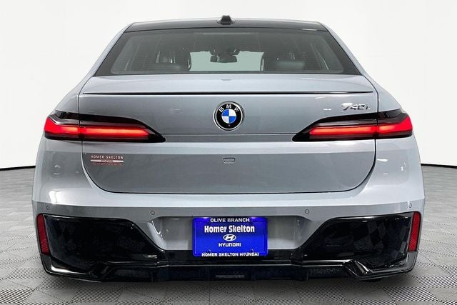 2023 BMW 7 Series 740i