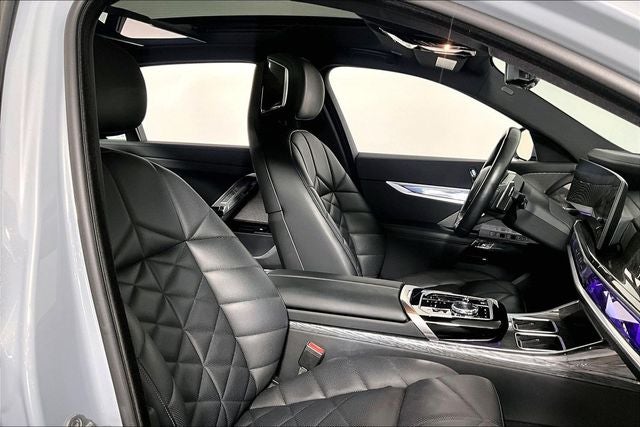 2023 BMW 7 Series 740i