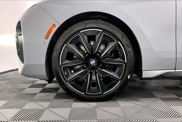 2023 BMW 7 Series 740i