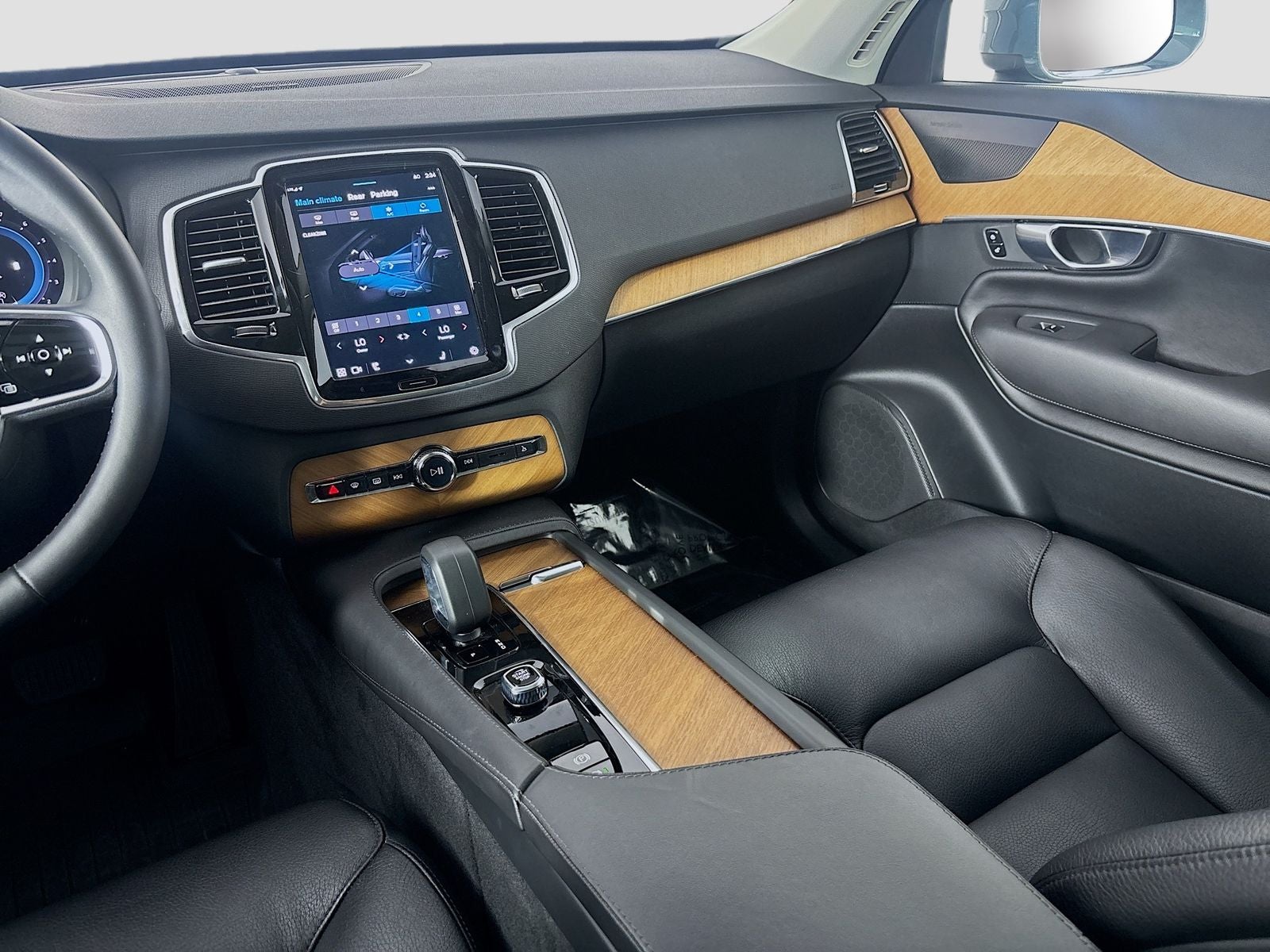 2023 Volvo XC90 B6 Plus 7-Seater