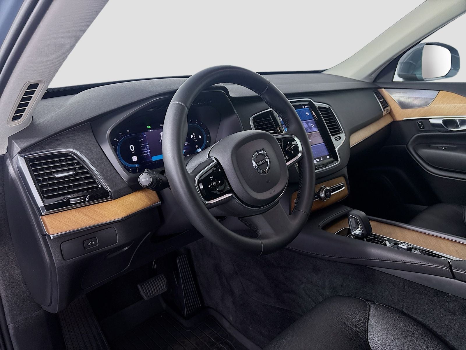 2023 Volvo XC90 B6 Plus 7-Seater