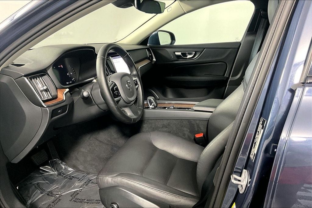 2025 Volvo V60 Cross Country Plus - Photo 13