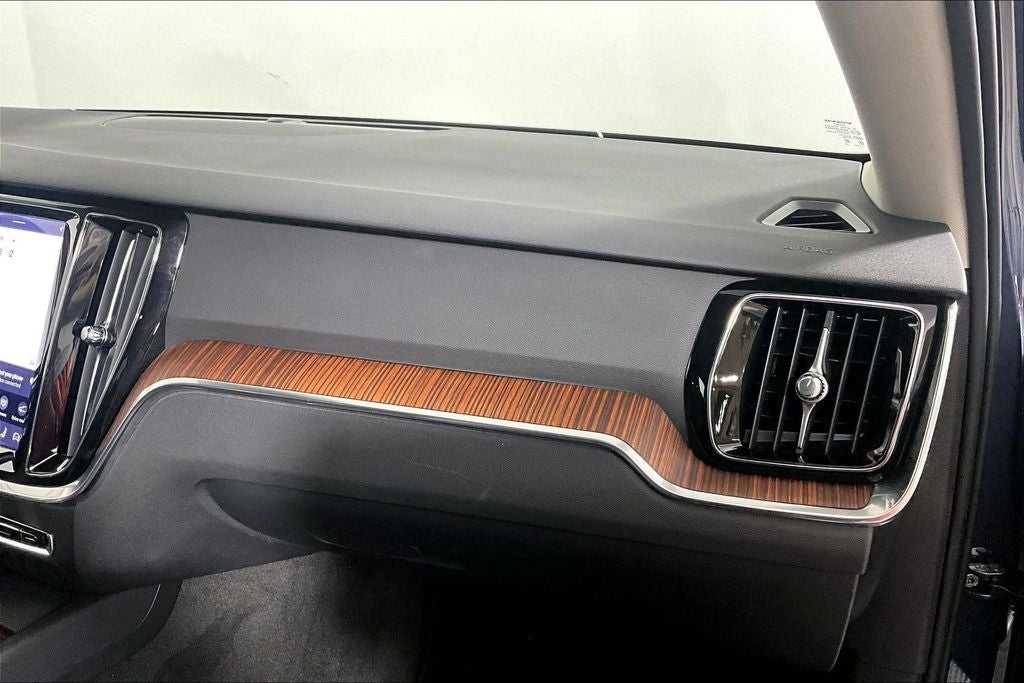 2025 Volvo V60 Cross Country Plus - Photo 16