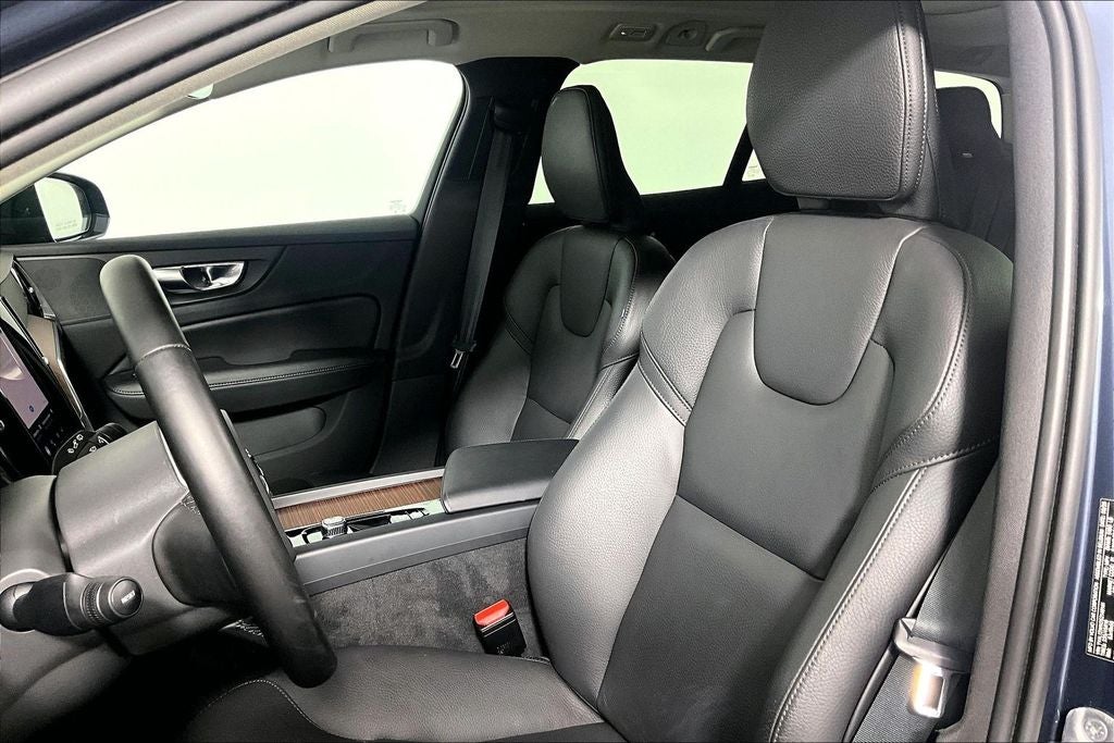 2025 Volvo V60 Cross Country Plus - Photo 25