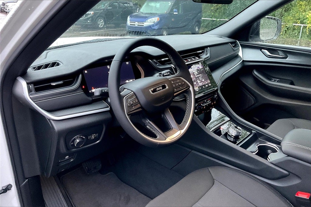 2025 Jeep Grand Cherokee Laredo X