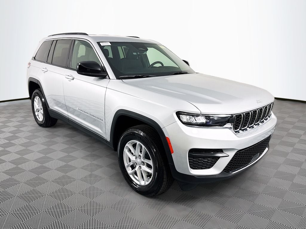 2026 Jeep Grand Cherokee Laredo