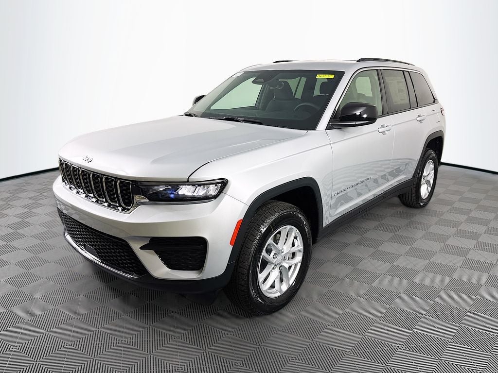 2026 Jeep Grand Cherokee Laredo
