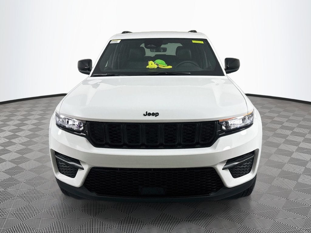 2027 Jeep Grand Cherokee Laredo X