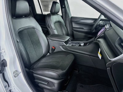 2027 Jeep Grand Cherokee Laredo X