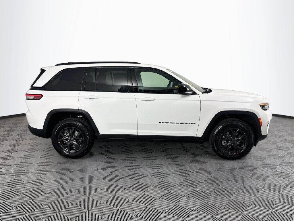 2027 Jeep Grand Cherokee Laredo X