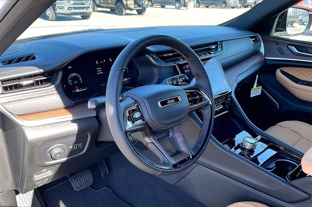 2025 Jeep Grand Cherokee Summit