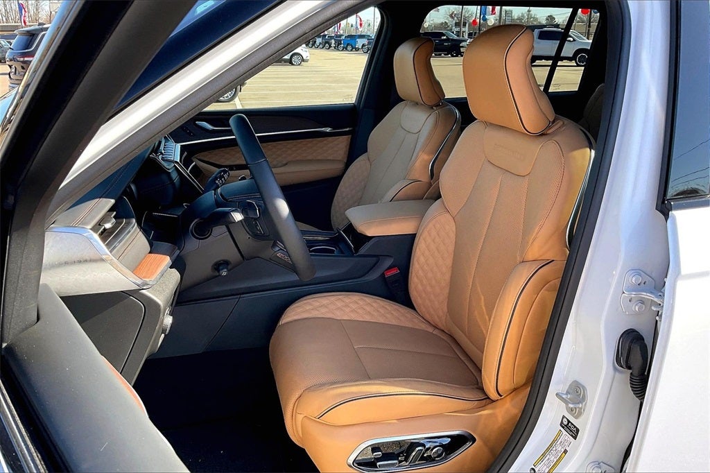 2025 Jeep Grand Cherokee Summit