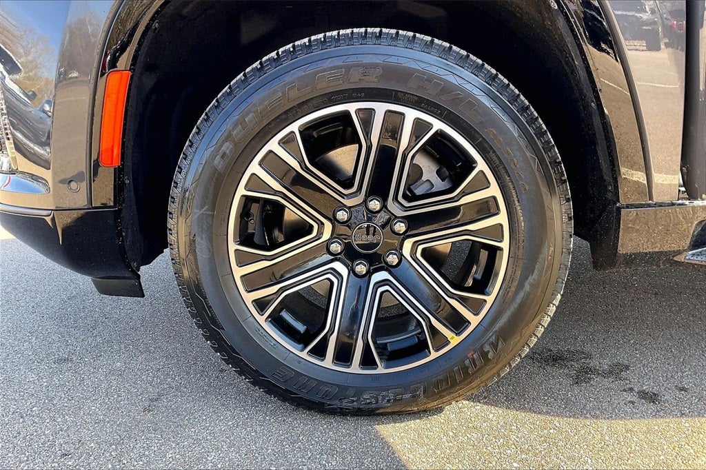 2026 Jeep Grand Wagoneer Base