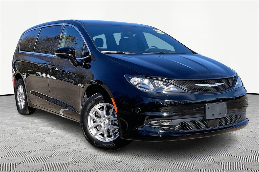 2026 Chrysler Voyager LX