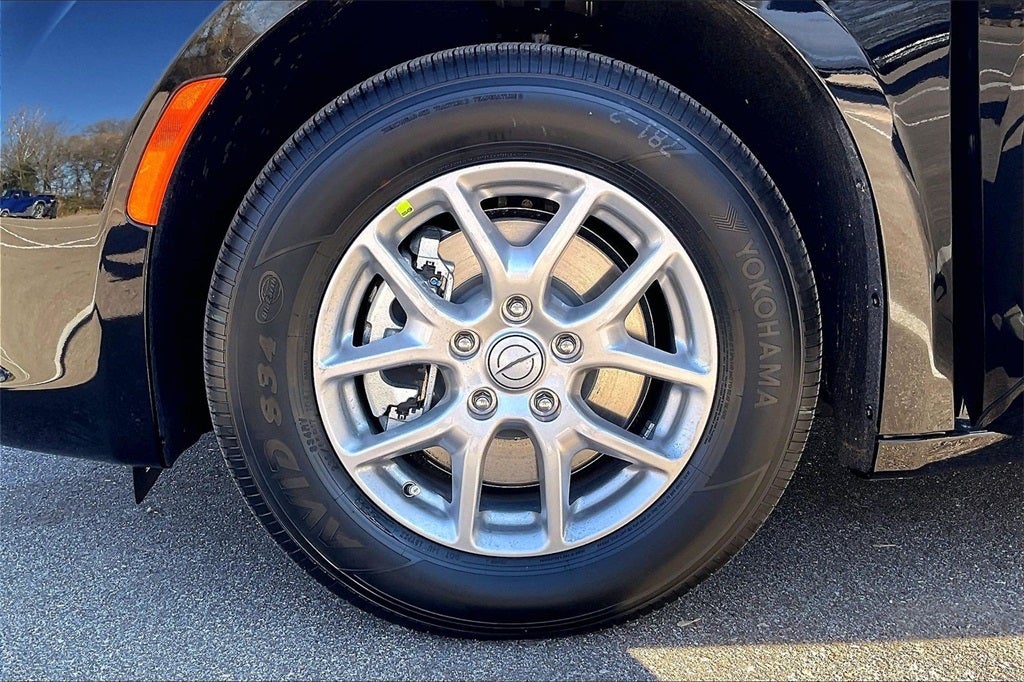 2026 Chrysler Voyager LX