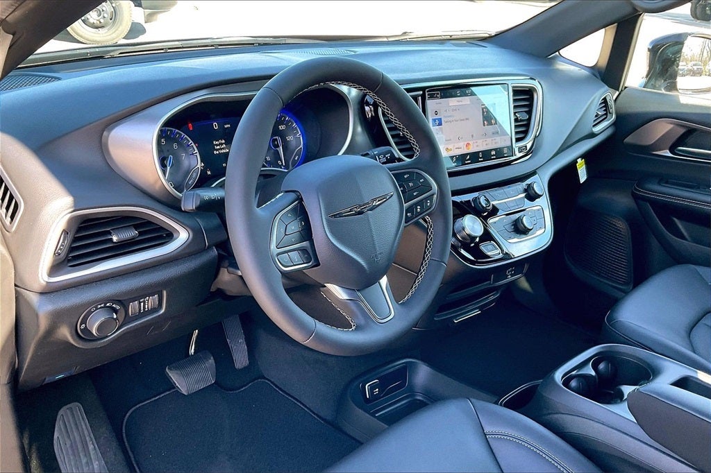 2026 Chrysler Voyager LX