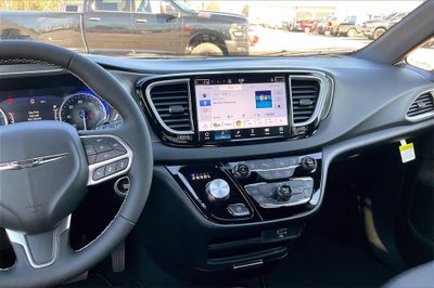 2026 Chrysler Voyager LX