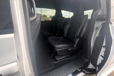 2024 Chrysler Pacifica Hybrid Select