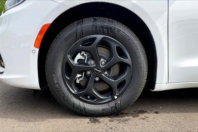 2024 Chrysler Pacifica Hybrid Select