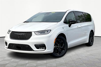 2024 Chrysler Pacifica Hybrid Select